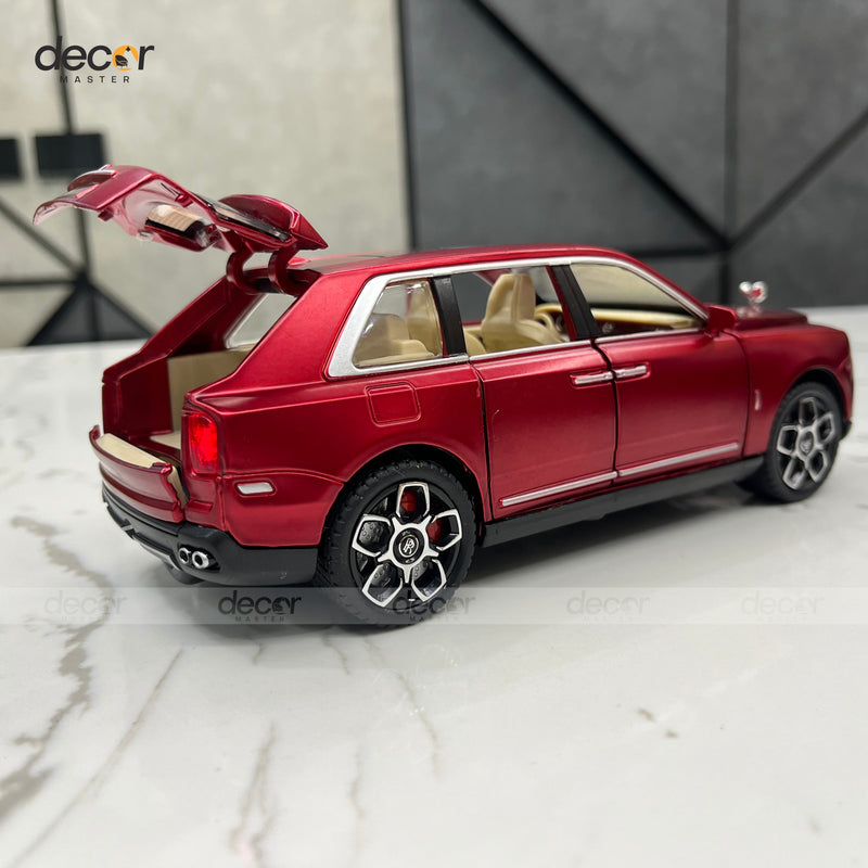 Premium Rolls Royce SUV with Smoke
