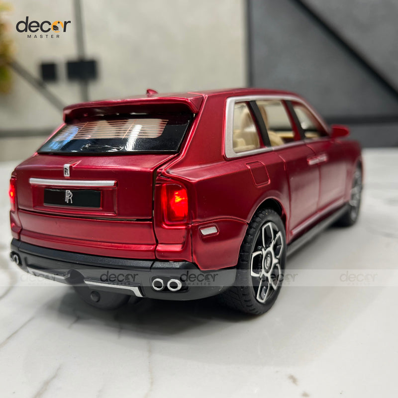 Premium Rolls Royce SUV with Smoke