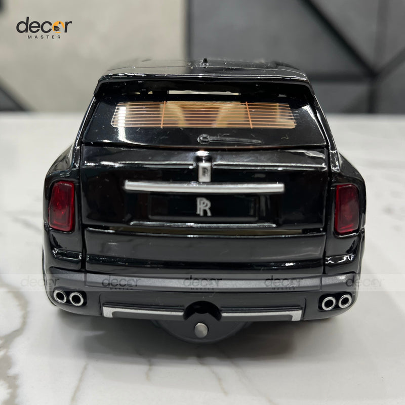 Premium Rolls Royce SUV with Smoke