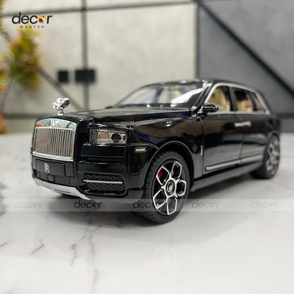 Premium Rolls Royce SUV with Smoke