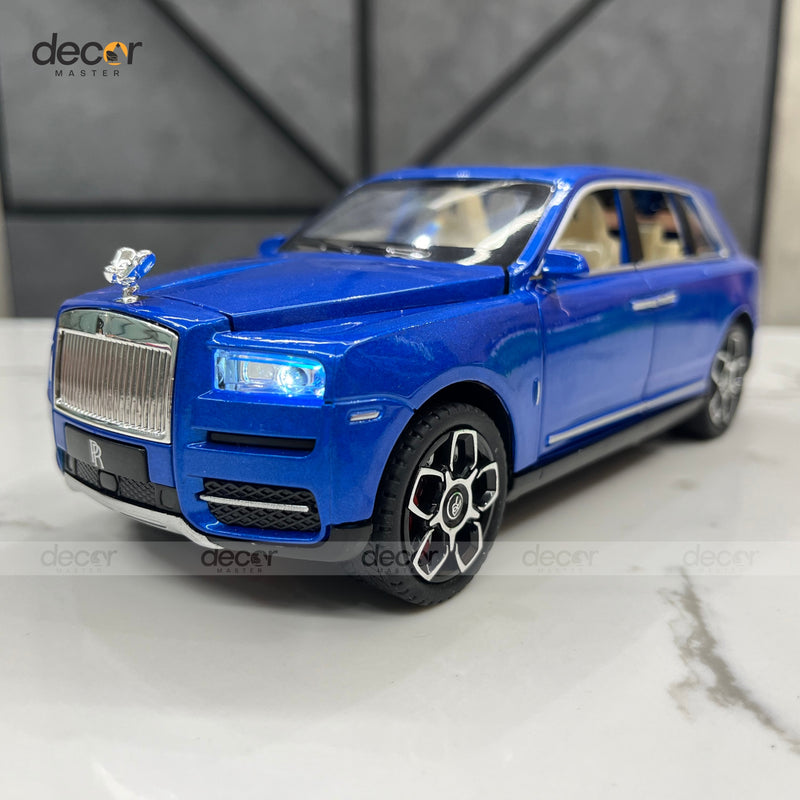 Premium Rolls Royce SUV with Smoke