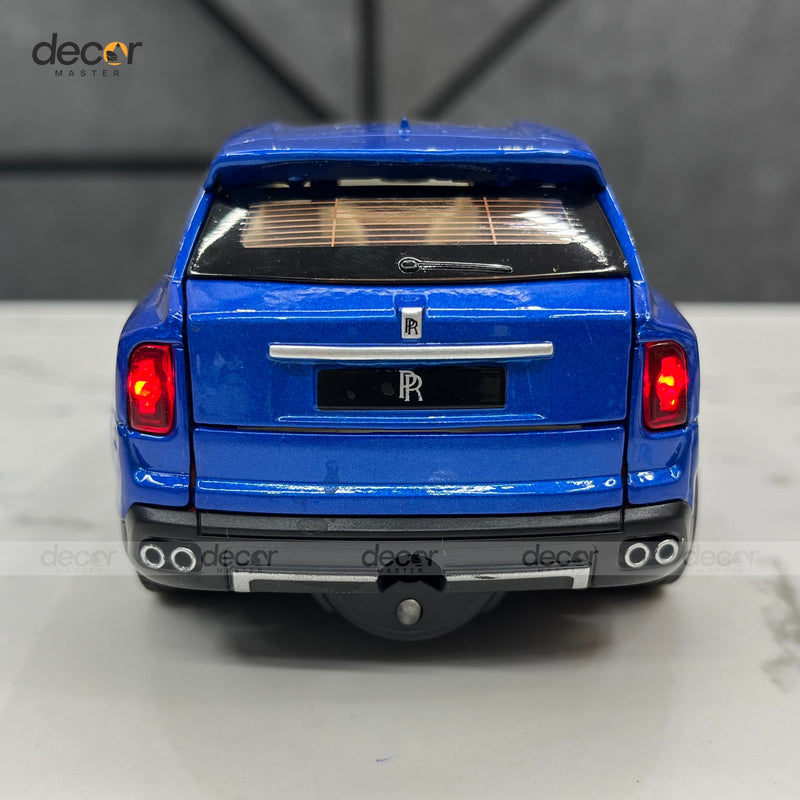 Premium Rolls Royce SUV with Smoke