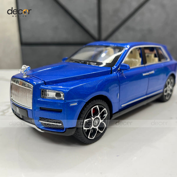 Premium Rolls Royce SUV with Smoke