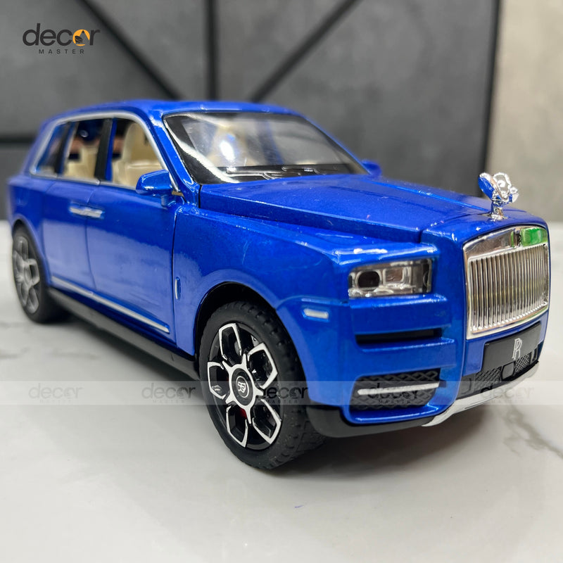 Premium Rolls Royce SUV with Smoke