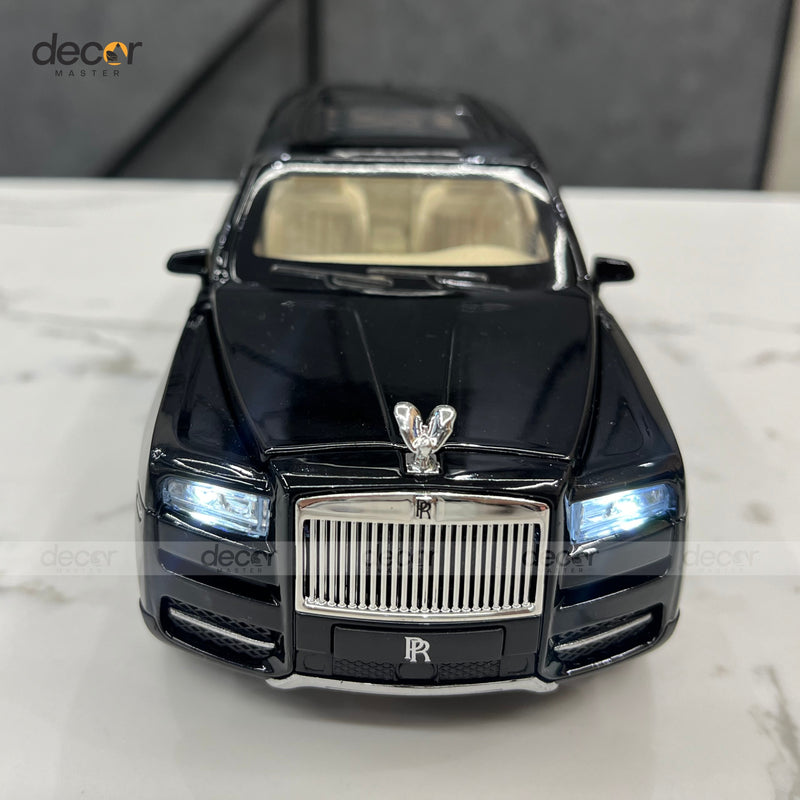 Premium Rolls Royce SUV with Smoke