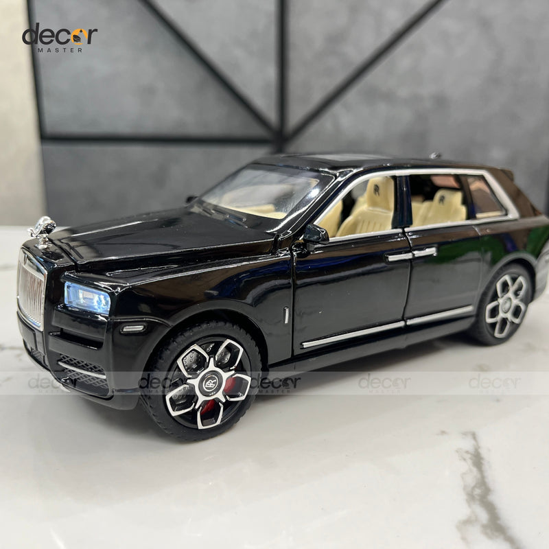 Premium Rolls Royce SUV with Smoke