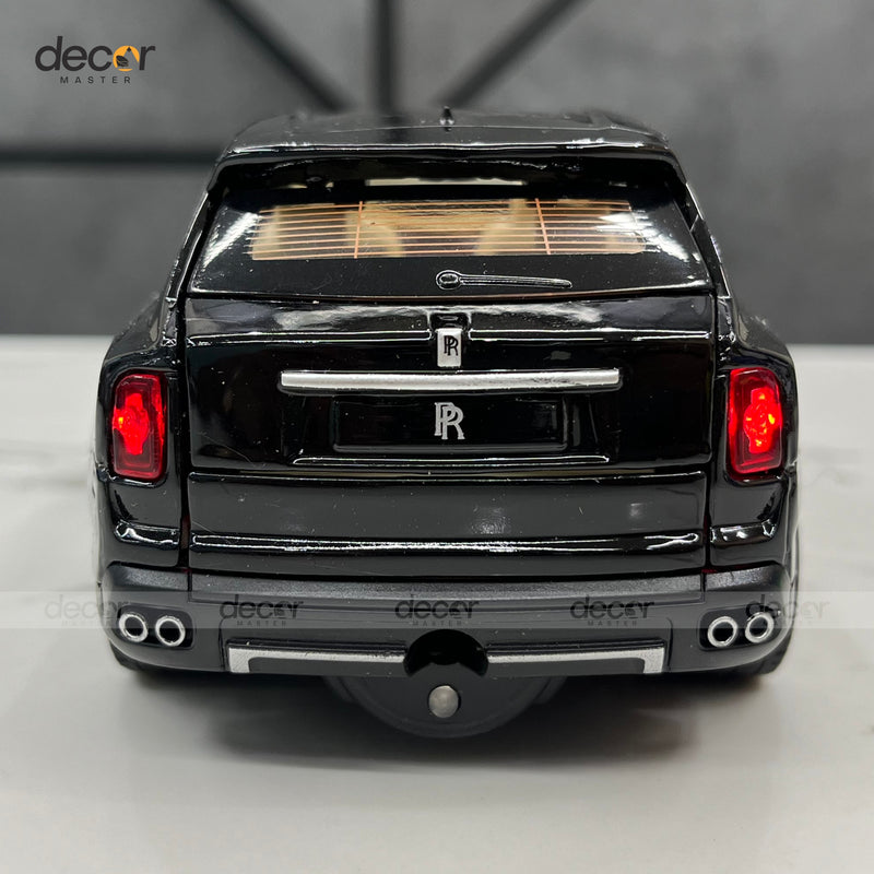 Premium Rolls Royce SUV with Smoke