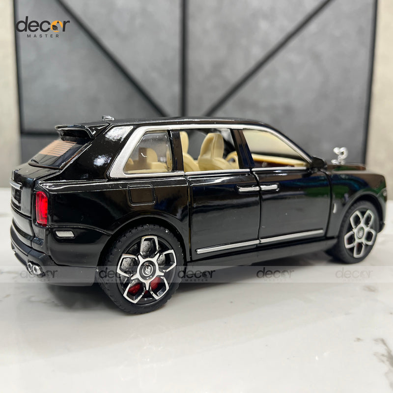 Premium Rolls Royce SUV with Smoke