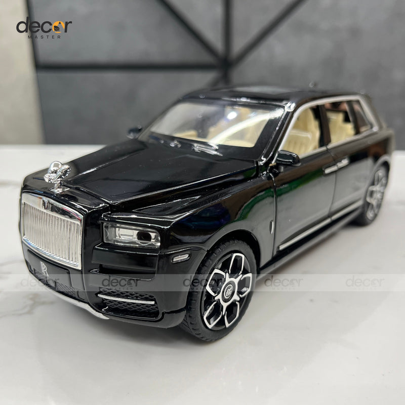 Premium Rolls Royce SUV with Smoke
