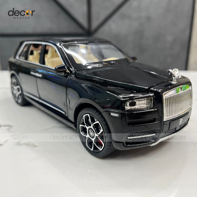 Premium Rolls Royce SUV with Smoke