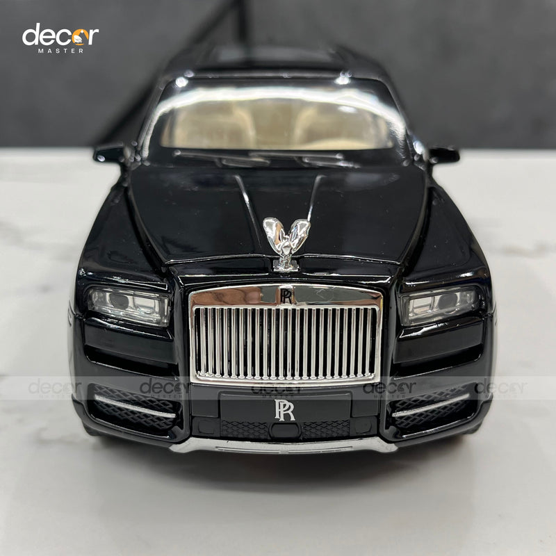 Premium Rolls Royce SUV with Smoke